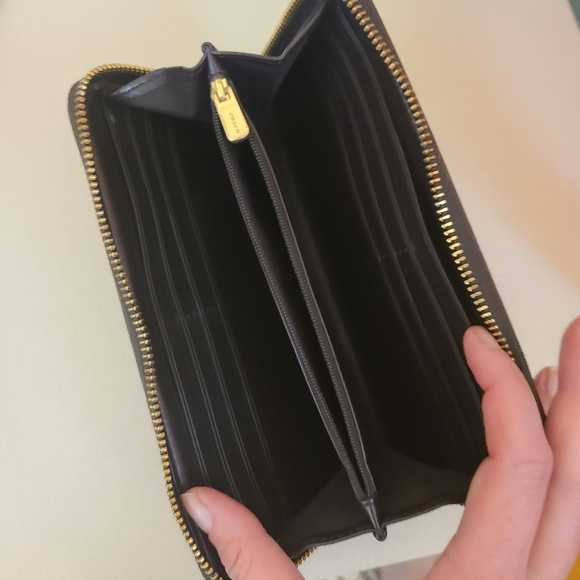 Authentic signature style Coach wallet - Picture 6 of 7